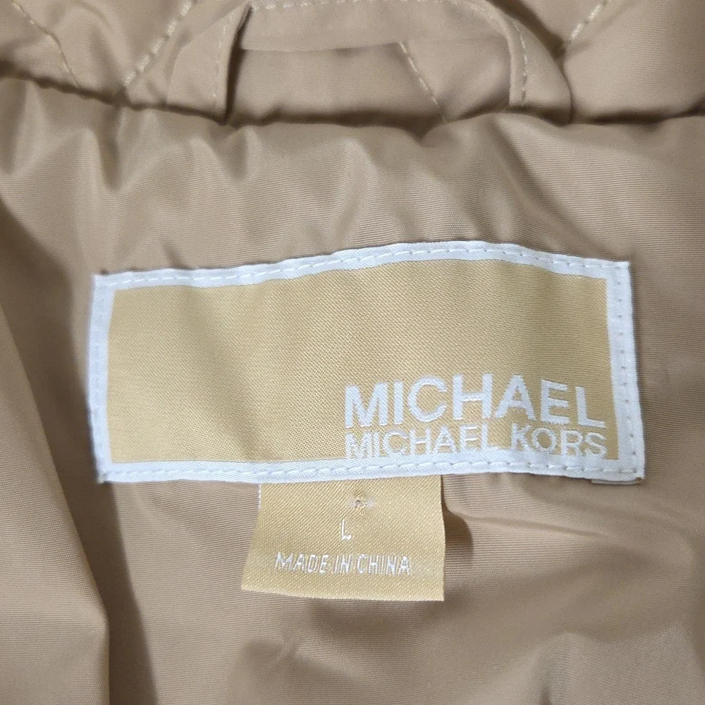 Michael Kors Quilted Beige Puffer Jacket Gold Accents Size LARGE